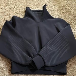 Lululemon full flourish pullover